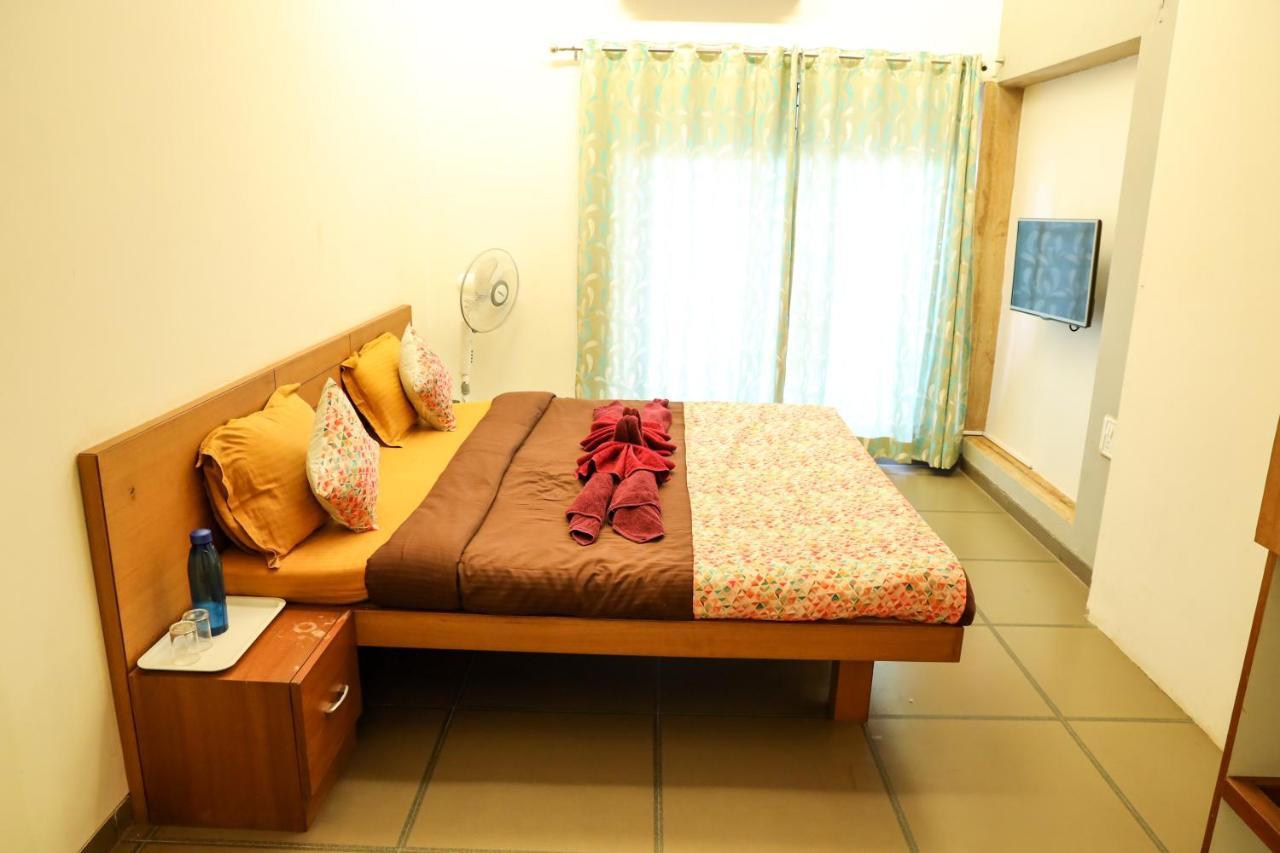 Surya Kiran Miramar Bed and Breakfast Panaji Buitenkant foto