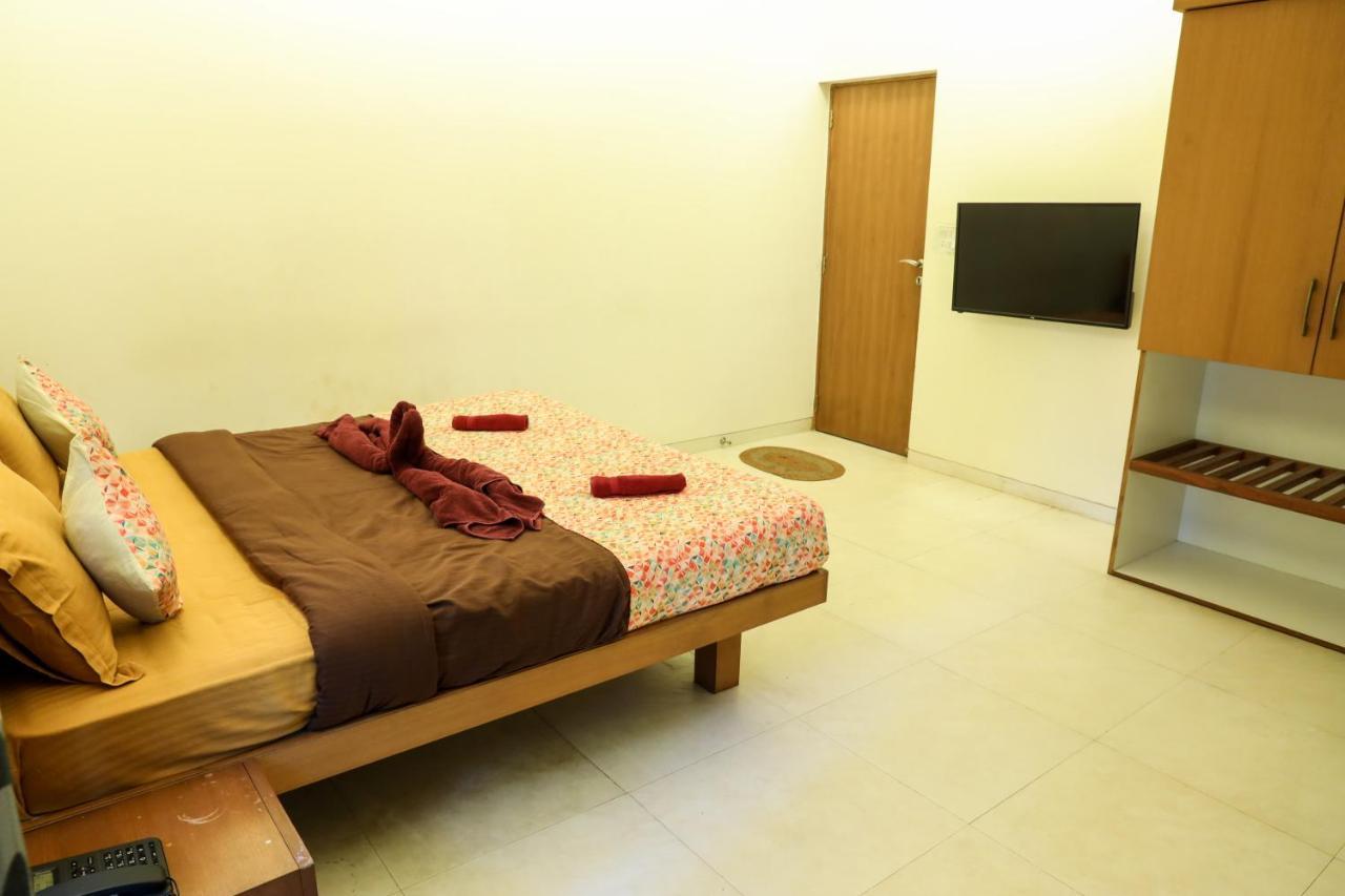 Surya Kiran Miramar Bed and Breakfast Panaji Buitenkant foto
