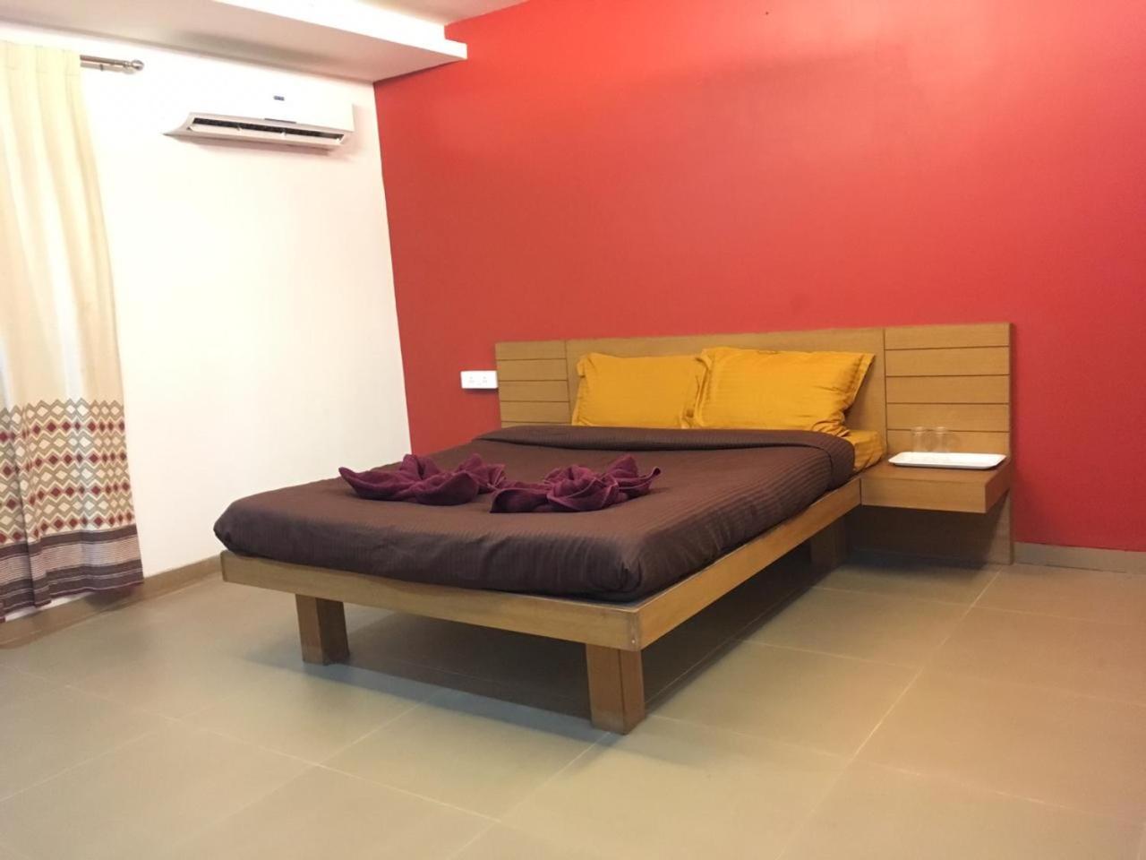 Surya Kiran Miramar Bed and Breakfast Panaji Buitenkant foto