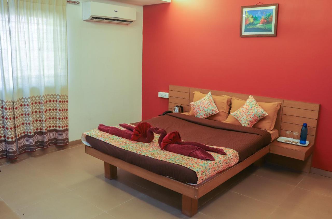 Surya Kiran Miramar Bed and Breakfast Panaji Buitenkant foto