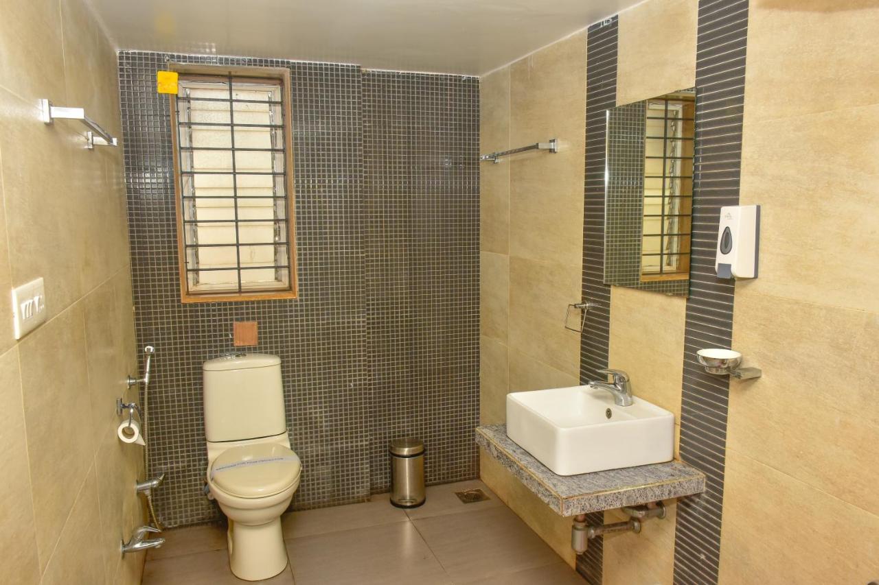 Surya Kiran Miramar Bed and Breakfast Panaji Buitenkant foto