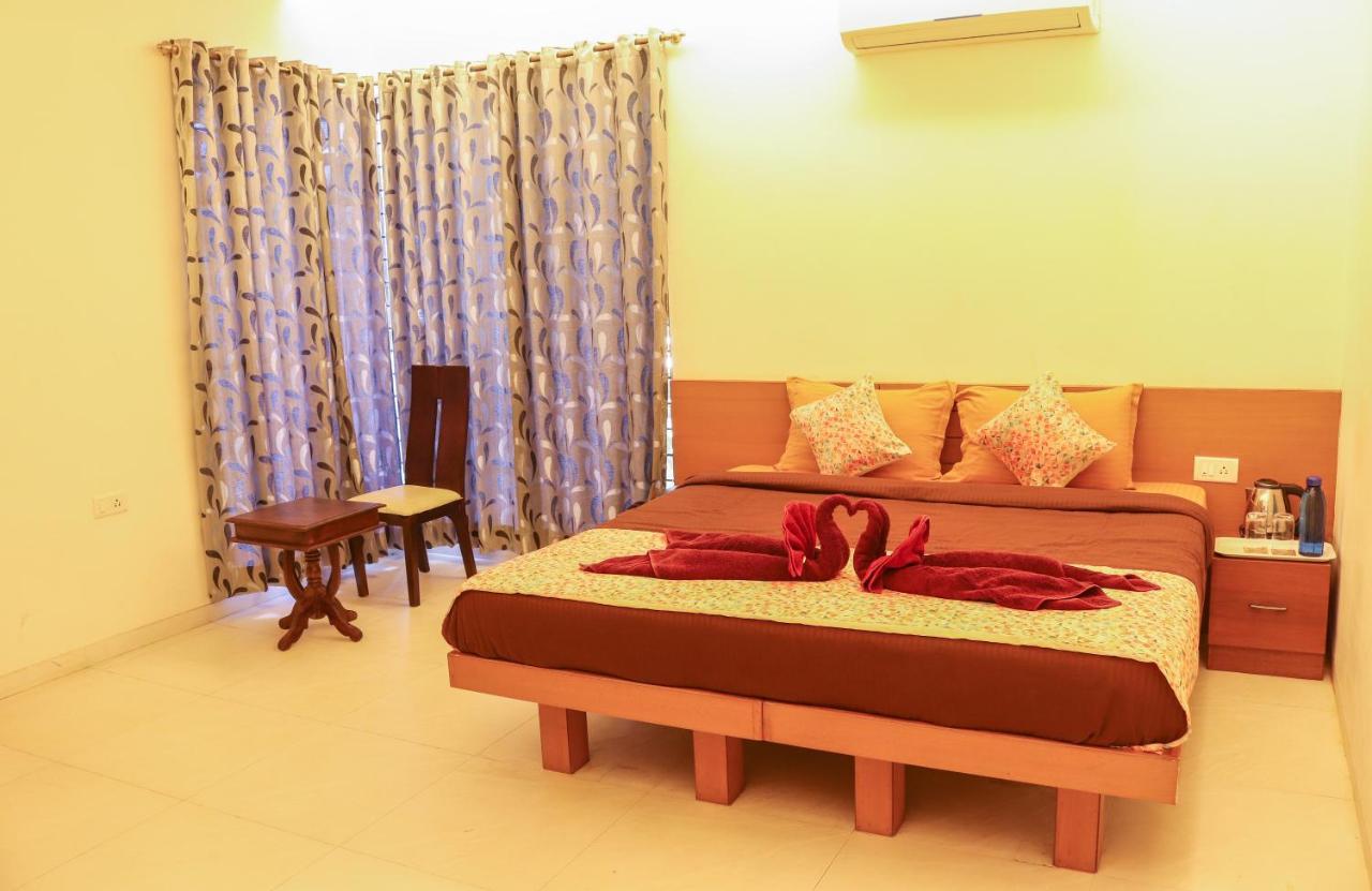 Surya Kiran Miramar Bed and Breakfast Panaji Buitenkant foto