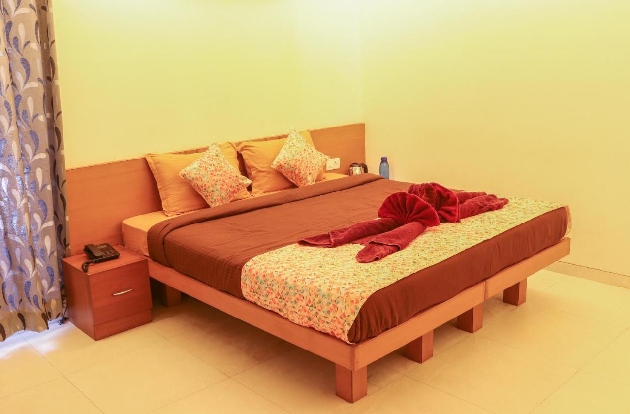Surya Kiran Miramar Bed and Breakfast Panaji Buitenkant foto